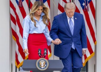 Меланија Трамп повторно во јавност по 32 дена: „Слушнав дека ви недостигав? Еве ме“
