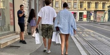 (ФОТО) Повеќе не ја кријат блискоста? Џејла Рамовиќ и Јаков Јозиновиќ снимени заедно во Загреб