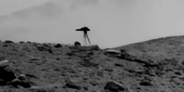 (ВИДЕО) Мистериозна „медуза“ забележана на фотографија од Марс: Необичниот објект повторно ги разгоре теориите за живот на Црвената планета