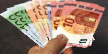 Дополнителната работа станува сè попопуларна: Еве кои идеи можат да донесат добра заработка