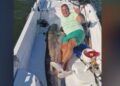 (ФОТО | ВИДЕО) Улов од соништата на Дунав: Бојан од Панчево извлече сом тежок 84,5 килограми и долг 2,2 метри, а потоа го врати во реката