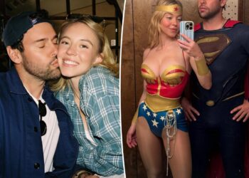 Сидни Свини како Wonder Woman, Скутер Браун како Superman: Ѕвездената двојка во суперхеројско издание на летен одмор