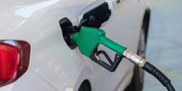 Кои автомобили трошат најмногу гориво? Големите SUV модели и моќните бензинци се на врвот