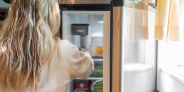 Лекар ги нарече газираните пијалаци „течна смрт“: Еве колку шеќер може да внесете со само една или две лименки