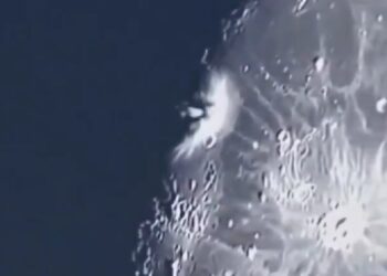 (ВИДЕО) SpaceX ракетен степен удри во Месечината со огромна брзина – научниците очекуваат нов кратер и важни сознанија
