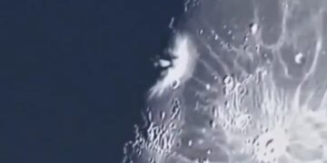 (ВИДЕО) SpaceX ракетен степен удри во Месечината со огромна брзина – научниците очекуваат нов кратер и важни сознанија