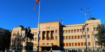 Демант од Собранието: Пратениците и вработените немаат приватно здравствено осигурување на државна сметка