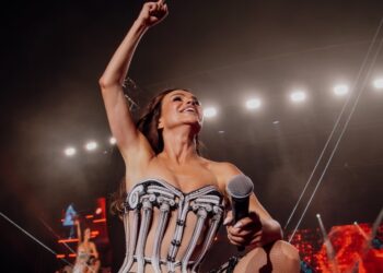 (ФОТО) Северина во бикини се прости од летото: „Ова лето не се заборава“