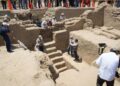 Археолозите отворија гробница стара 600 години: Пронајдени останки од 38 луѓе, злато и оружје