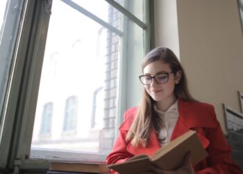 Може ли читањето да ги намали стресот и чувството на осаменост?