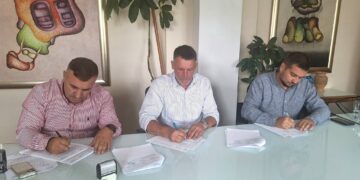 Тоневски: Потпишан договор за инвестиции од 4,68 милиони денари во СОУ „Наум Наумовски-Борче“