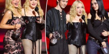 Мадона предизвика лавина реакции на MTV VMA: Заборави за што ја добила наградата, па се пошегува со Сабрина Карпентер