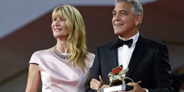 Џорџ Клуни го доби почесниот Златен лав во Венеција: „Филмовите не ги запираат војните, но прават нешто извонредно“ (ВИДЕО+ФОТО)