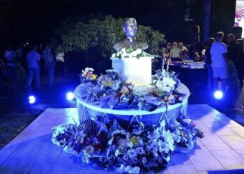 На роденденот на Ѓорѓи Ѓоргиев – Џоче откриена биста во Струмица: Траен спомен за тапанарот на „ДНК“
