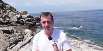 Ризикувал живот за да се протне на „Островот на змиите“: На луѓето им е забранет пристап
