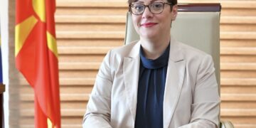 Димитриеска-Кочоска: ДДВ за дизелот се намалува од 18 на 10 отсто за заштита на животниот стандард на граѓаните