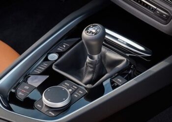 Крај на една автомобилска ера: BMW M се откажува од мануелниот менувач и покрај огромната побарувачка