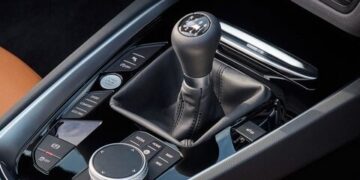 Крај на една автомобилска ера: BMW M се откажува од мануелниот менувач и покрај огромната побарувачка