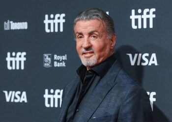 Силвестер Сталоне откри дека не бил на погребот на мајка си: „Немам убави спомени од родителите“