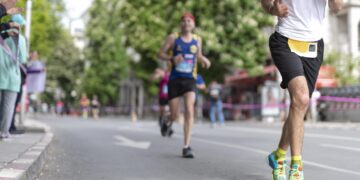Денес Скопје трча: Рекордни 15.050 учесници на Скопскиот маратон – изменет сообраќај низ градот до 14 часот