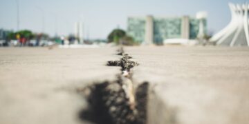 Под Апенините се одвојува дел од Земјината кора: научниците откриваат што ја движи сеизмичката активност во Италија