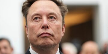 Маск ветува по една акција од SpaceX за секое дете во САД: „Ова ќе биде првата од многуте“