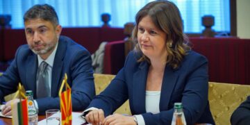 Божиновска и Петрова во Белград разговараа за посилна енергетска соработка меѓу Македонија и Бугарија