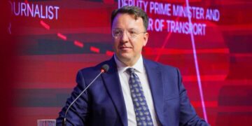 Николоски: Извозот е прв приоритет, подобриот транспорт е клучен за растот на домашните компании